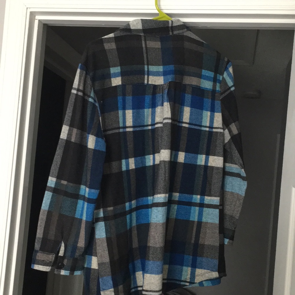 Polly & Esther button up tops - Picture 3 of 5